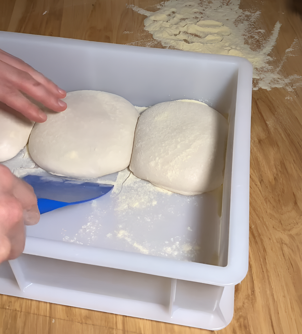 Pizzaballen-Box mit Deckel | Gärbox für Teig | Teigkasten für Hefeteig für Pizza und Brot | Kunststoffbox + Deckel 30 x 40 x 10cm
